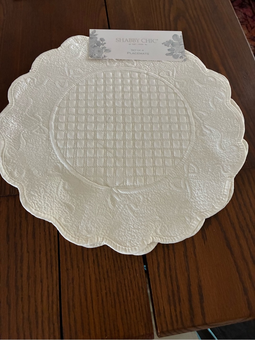 Shabby Chic NWT Set Of 8 Cream Scalloped Embossed Placemats